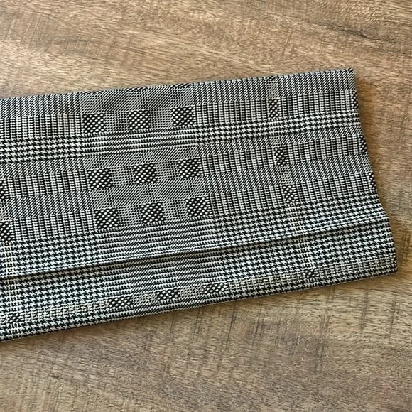 Burberry pants NWT SIZE 48 US
